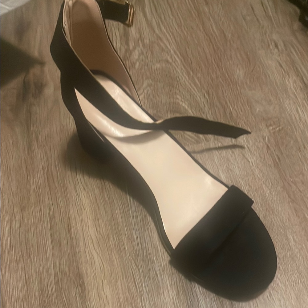 Elegant Black Women's Shoe